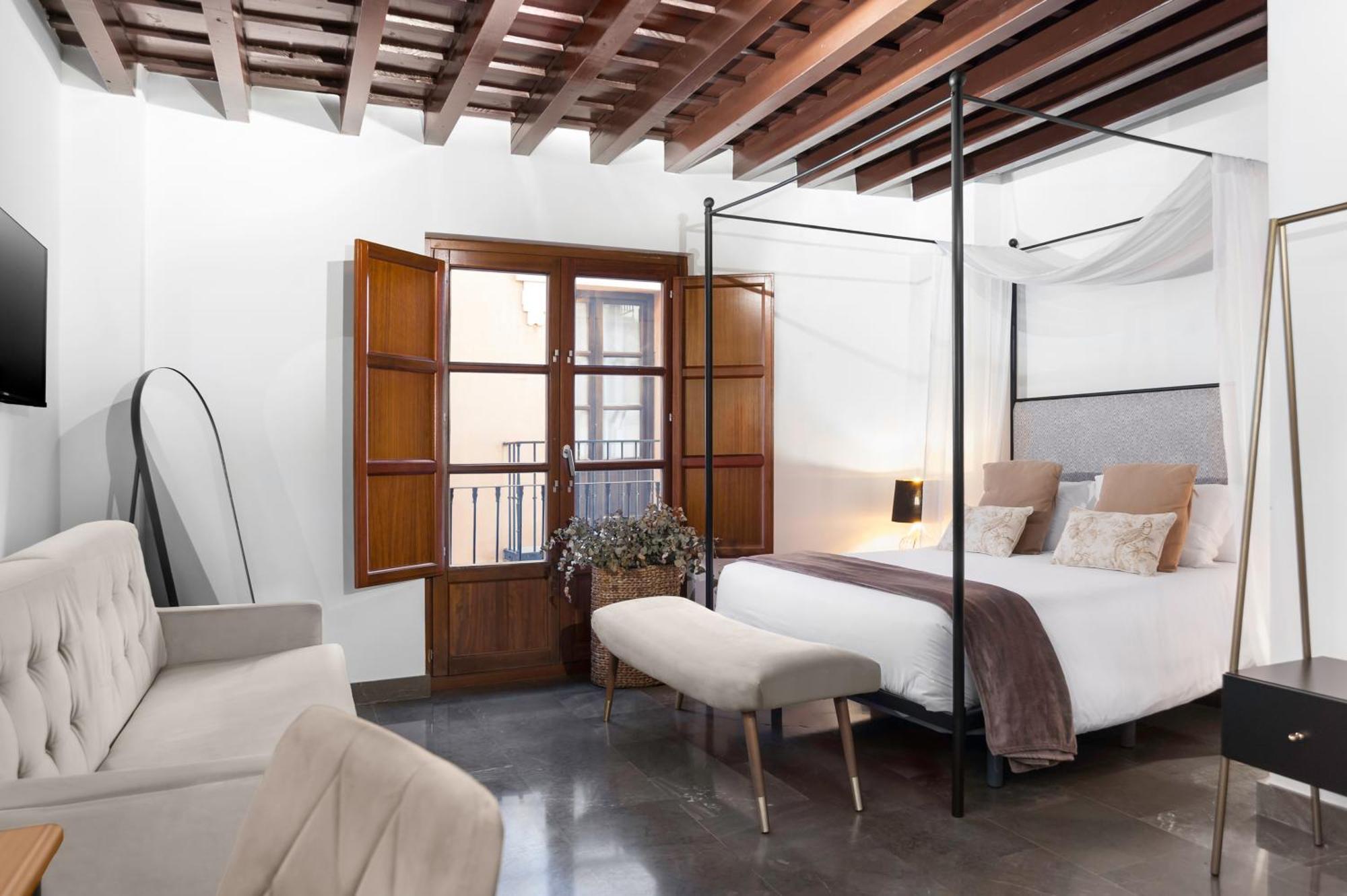 Hotel Mercader De Sedas 3*