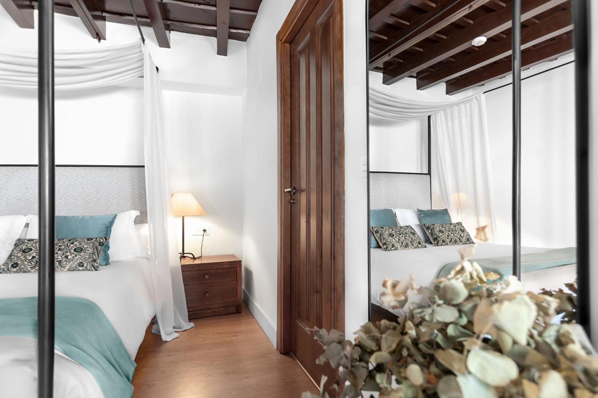 Hotel Mercader De Sedas