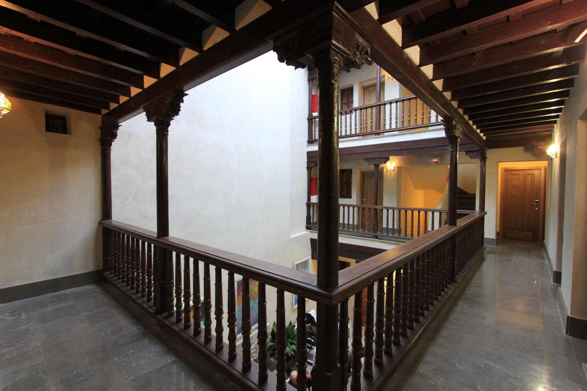 Mercader De Sedas Hotel 3*